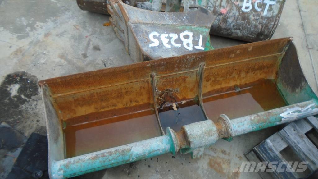 Takeuchi TB 235 Mini kotrók < 7t