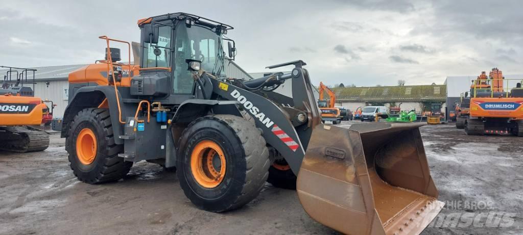 Doosan DL420-7 Gumikerekes homlokrakodók