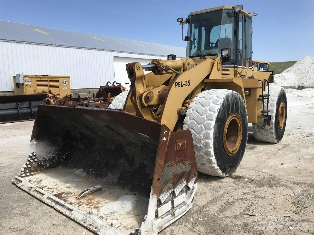CAT 960 F Gumikerekes homlokrakodók