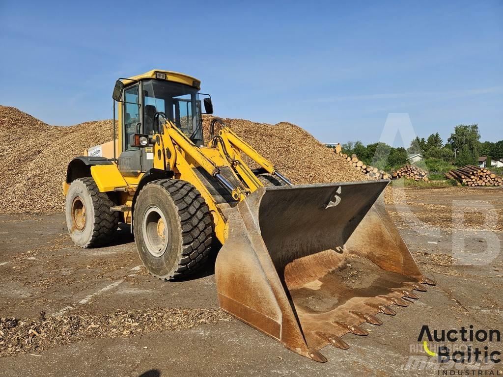 JCB 426 HT Gumikerekes homlokrakodók