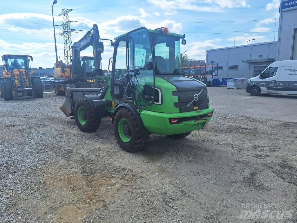 Volvo JL25H ELECTRIC Gumikerekes homlokrakodók