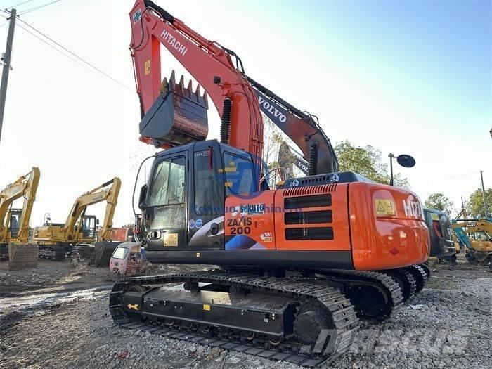 Hitachi ZX 200 Lánctalpas kotrók