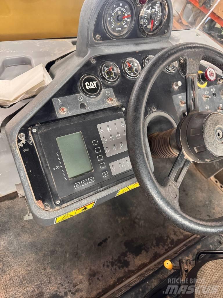 CAT RM 300 Aszfalt aprítók
