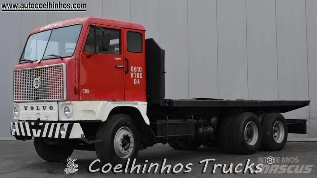 Volvo F89-42 (6x2) Platós / Ponyvás teherautók