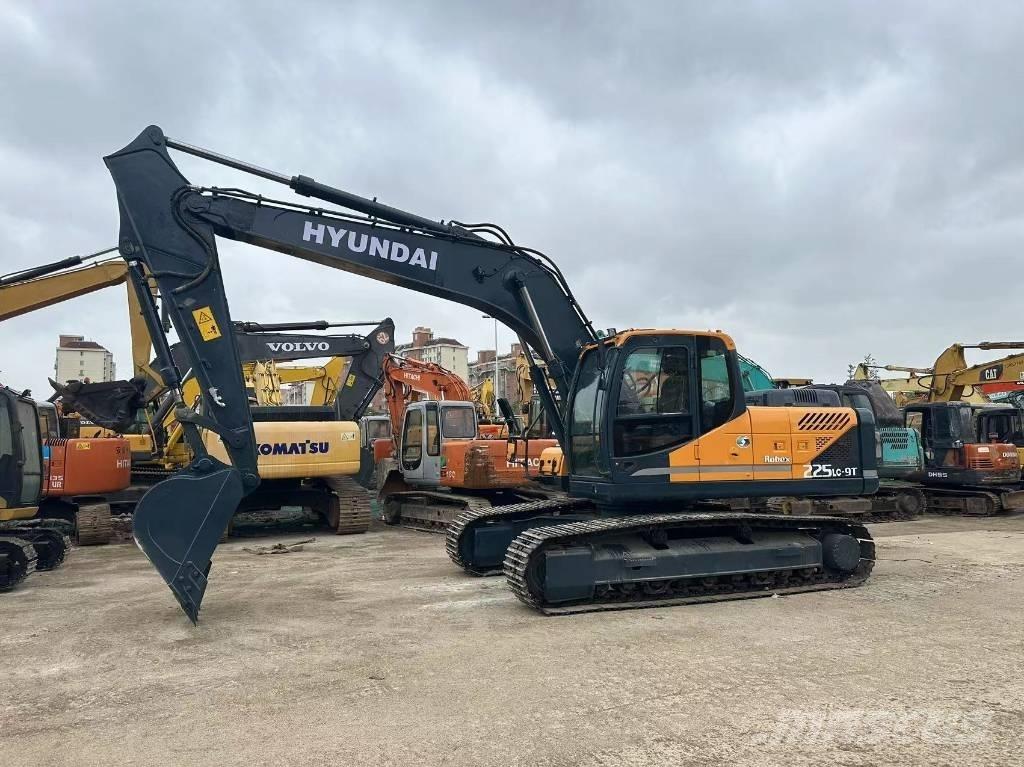Hyundai 225 LC-9T Lánctalpas kotrók