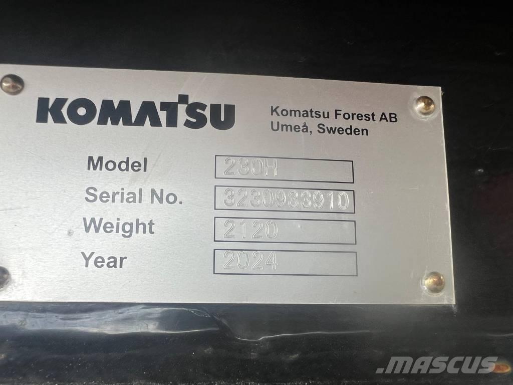 Komatsu 931 XC Betakarítók