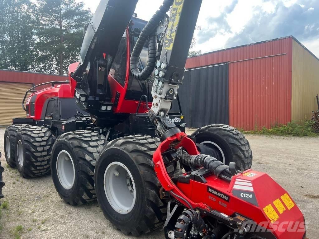 Komatsu 931 XC Betakarítók
