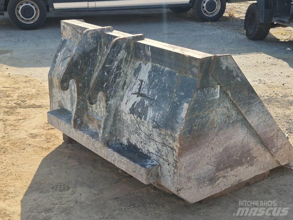 Xtreme XR1255 Teleszkópos rakodók