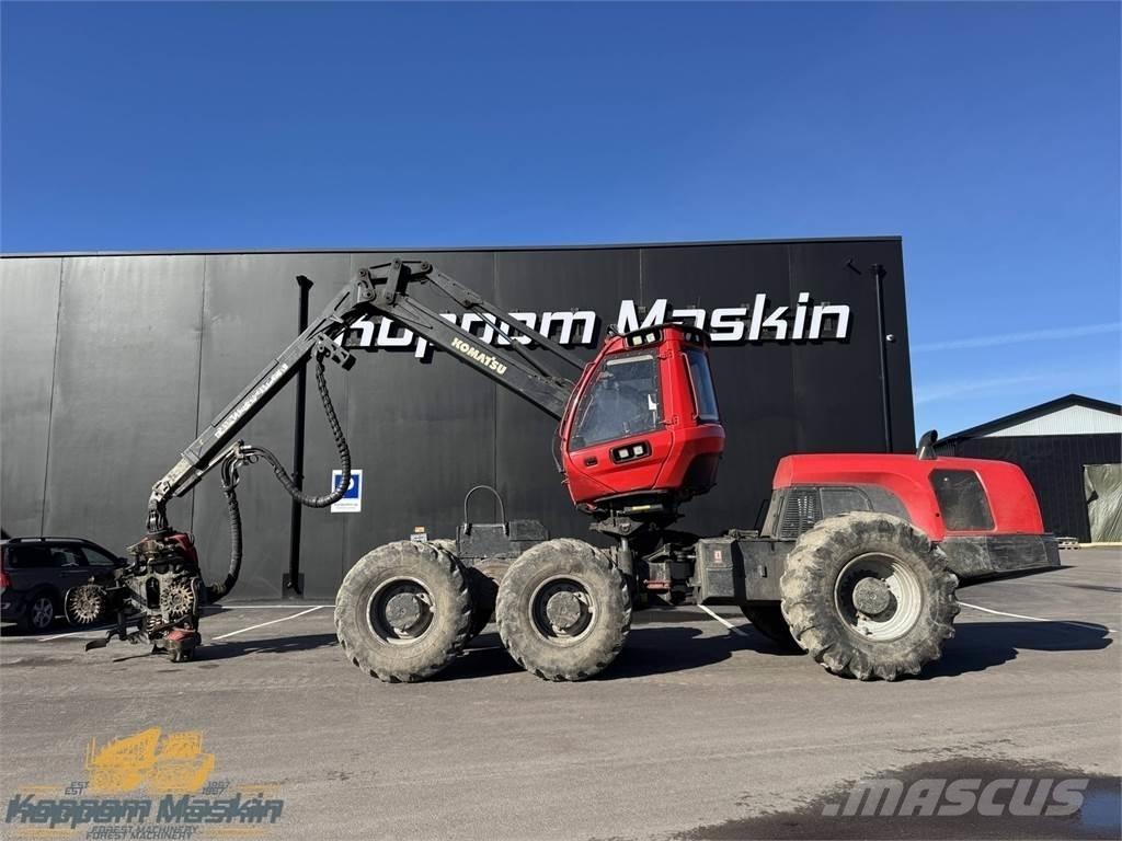 Komatsu 951 Betakarítók