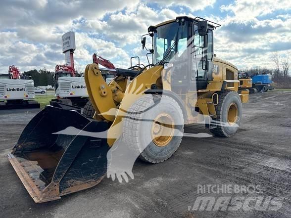 CAT 926M Gumikerekes homlokrakodók