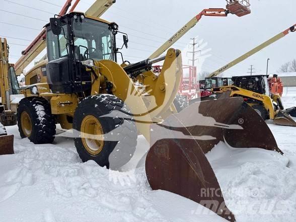 CAT 938M Gumikerekes homlokrakodók