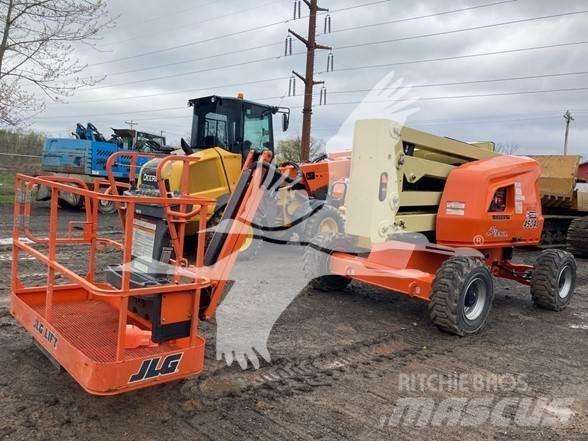 JLG 450AJ Karos emelők