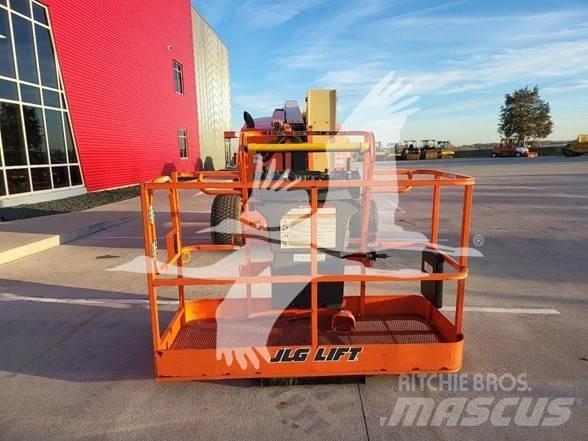 JLG 450AJ Karos emelők