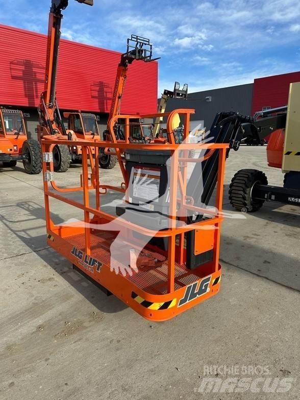 JLG 450AJ Karos emelők