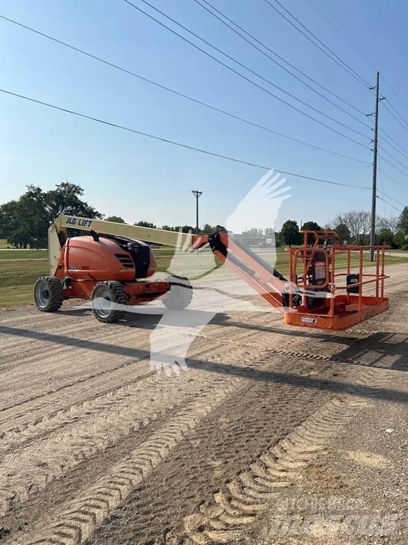 JLG 600AJ Karos emelők