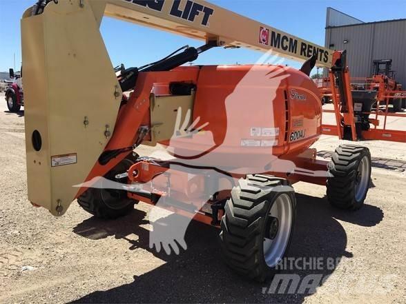 JLG 600AJ Karos emelők