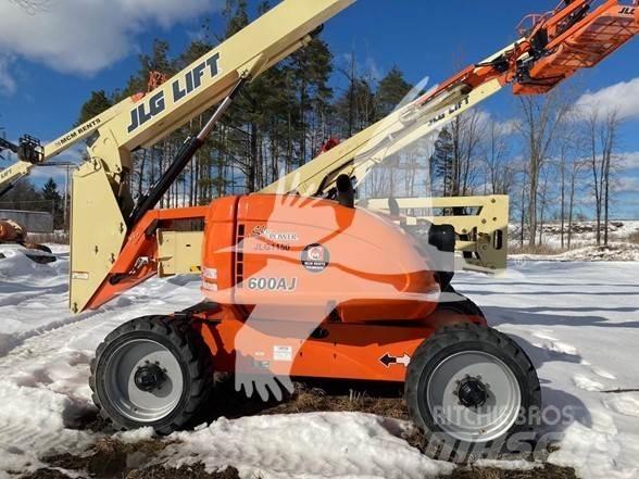 JLG 600AJ Karos emelők