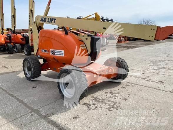 JLG 600AJ Karos emelők