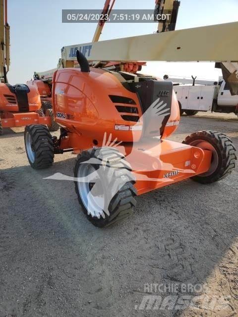 JLG 600AJ Karos emelők