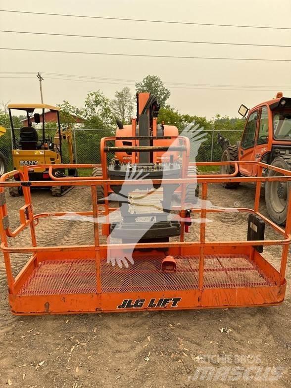 JLG 600AJ Karos emelők