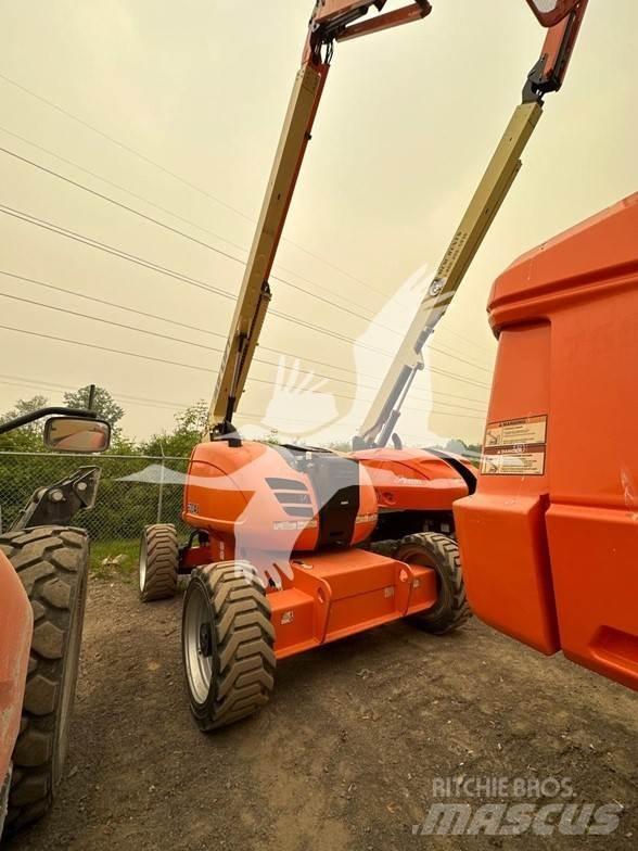 JLG 600AJ Karos emelők