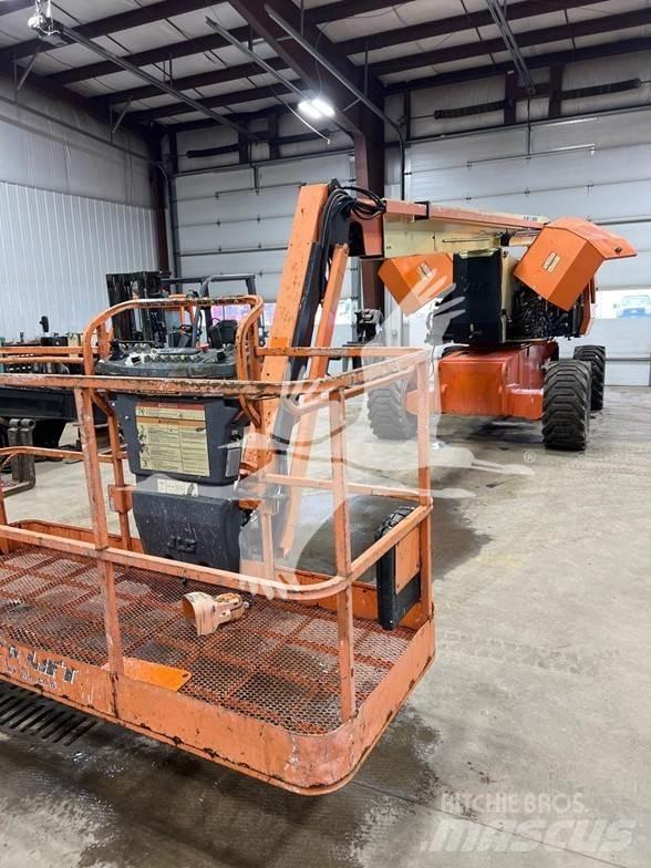 JLG 800AJ Karos emelők