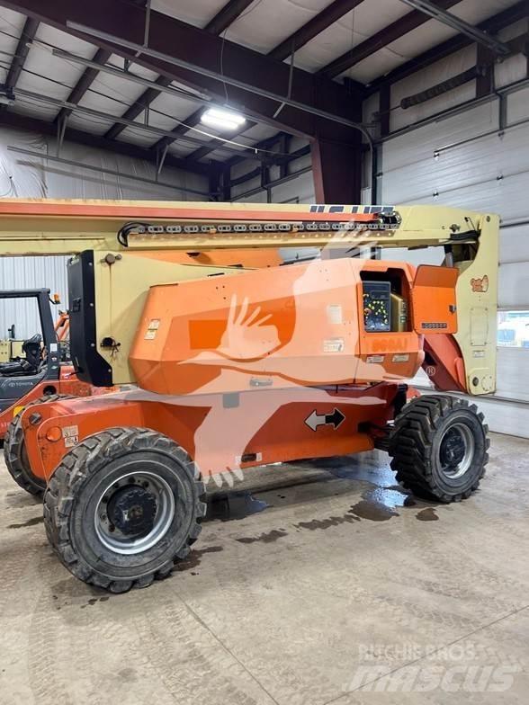 JLG 800AJ Karos emelők