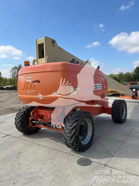 JLG 800S Teleszkópos emelők