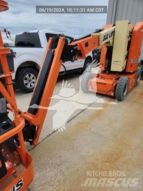 JLG E300AJP Karos emelők