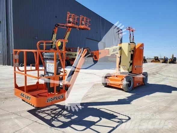 JLG E300AJP Karos emelők