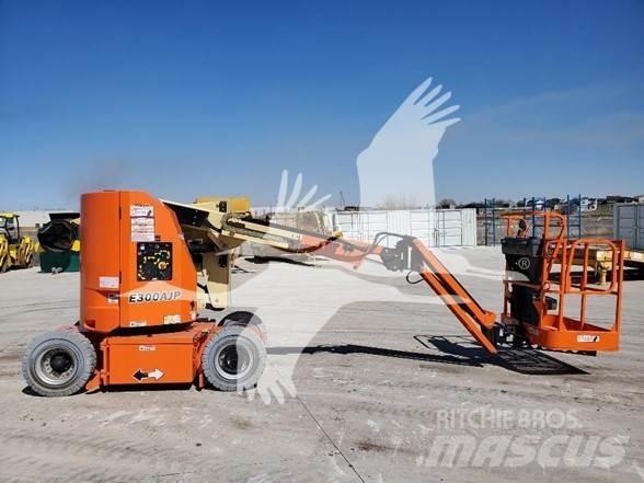 JLG E300AJP Karos emelők