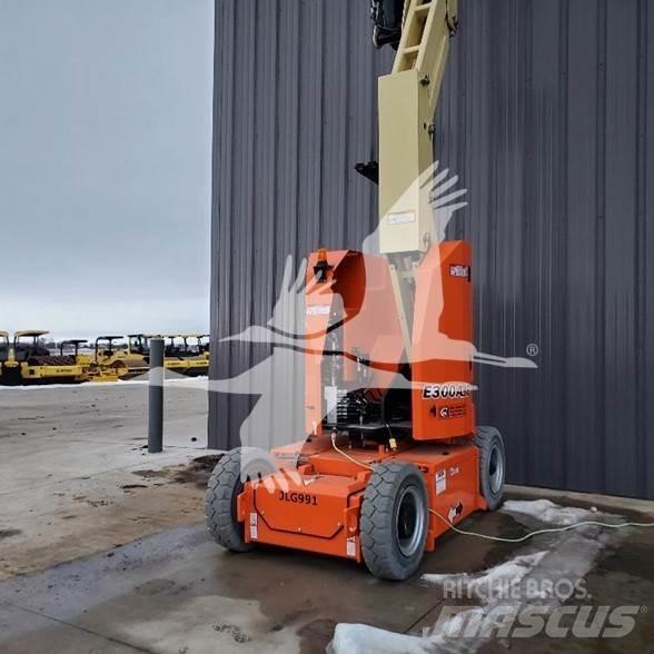 JLG E300AJP Karos emelők