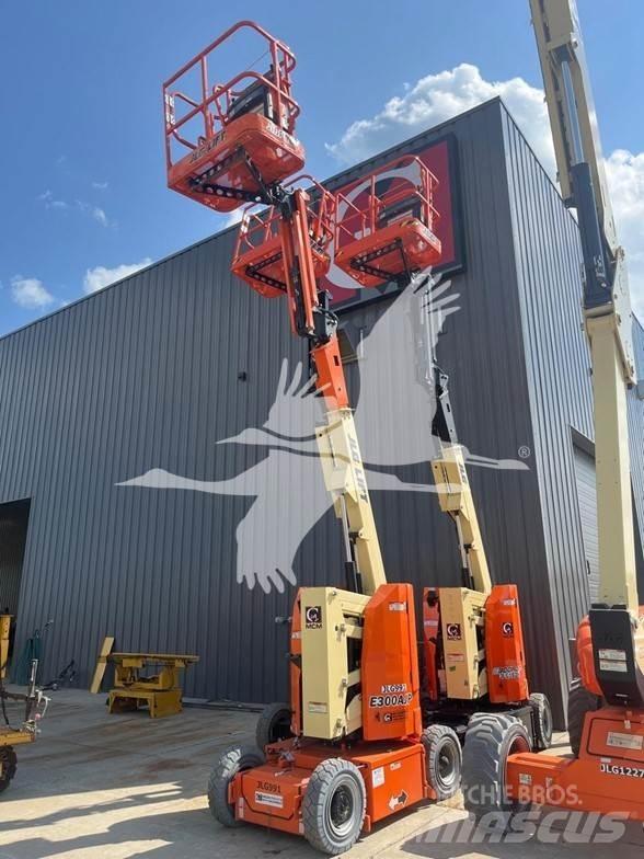 JLG E300AJP Karos emelők