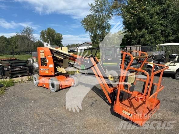 JLG E300AJP Karos emelők