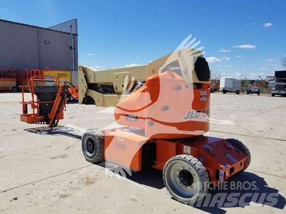 JLG E400AJPN Karos emelők