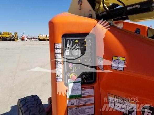 JLG E450AJ Karos emelők