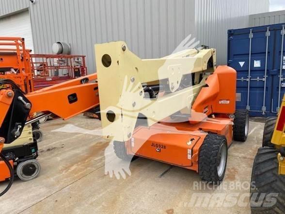 JLG E450AJ Karos emelők