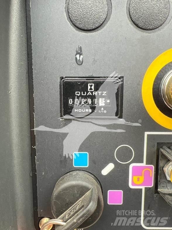 JLG T350 Pótkocsira szerelt emelők és állványok