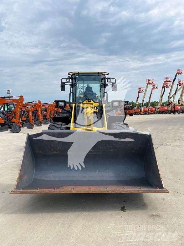 Komatsu WA270 Gumikerekes homlokrakodók