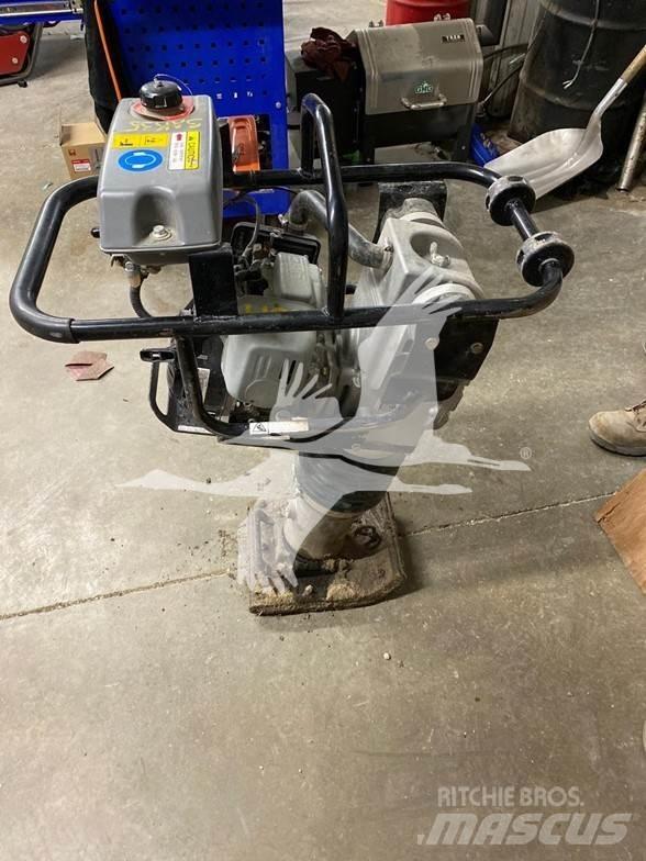 Sakai RS65 Vontatott vibrátoros hengerek