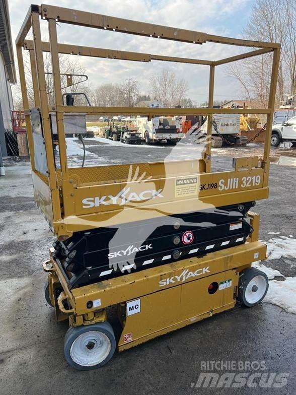 SkyJack SJ3219 Ollós emelők