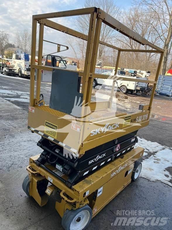 SkyJack SJ3219 Ollós emelők