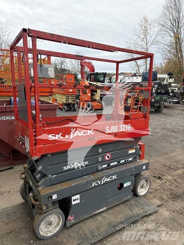 SkyJack SJ3219 Ollós emelők