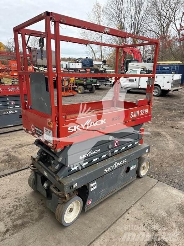 SkyJack SJ3219 Ollós emelők