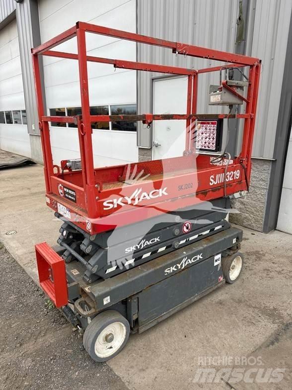 SkyJack SJ3219 Ollós emelők