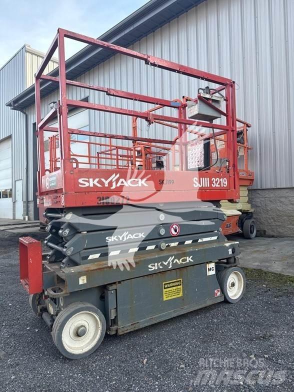 SkyJack SJ3219 Ollós emelők