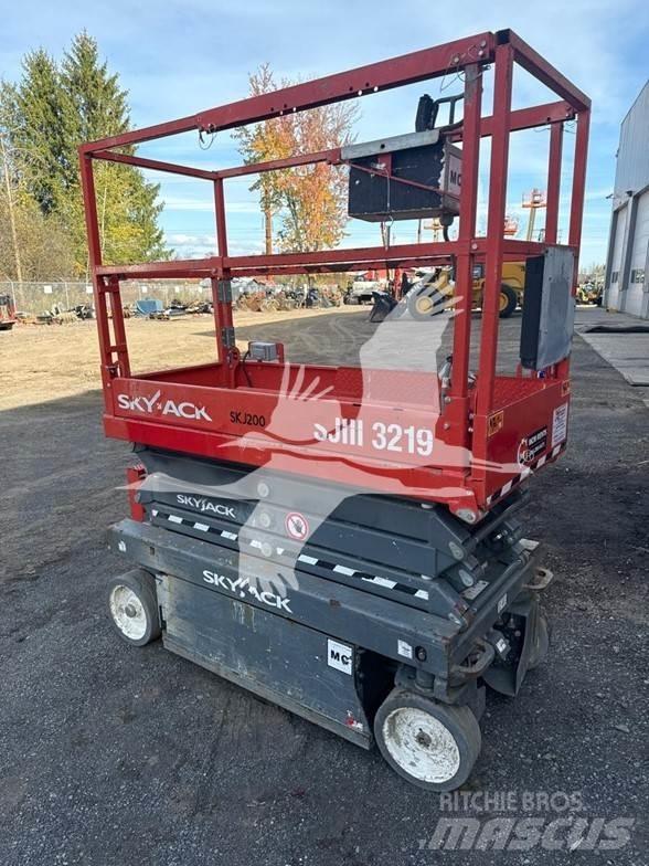 SkyJack SJ3219 Ollós emelők