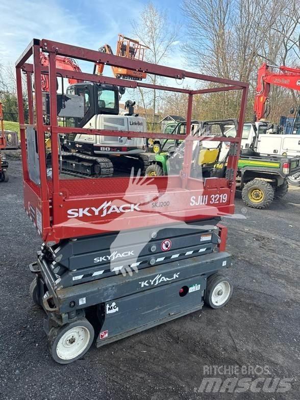 SkyJack SJ3219 Ollós emelők