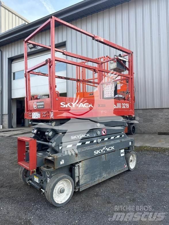 SkyJack SJ3219 Ollós emelők