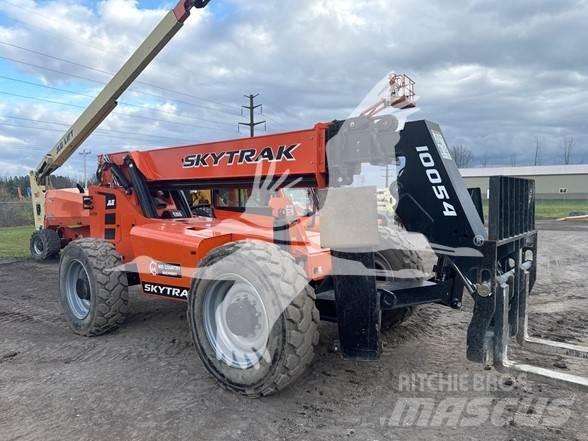 SkyTrak 10054 Teleszkópos rakodók